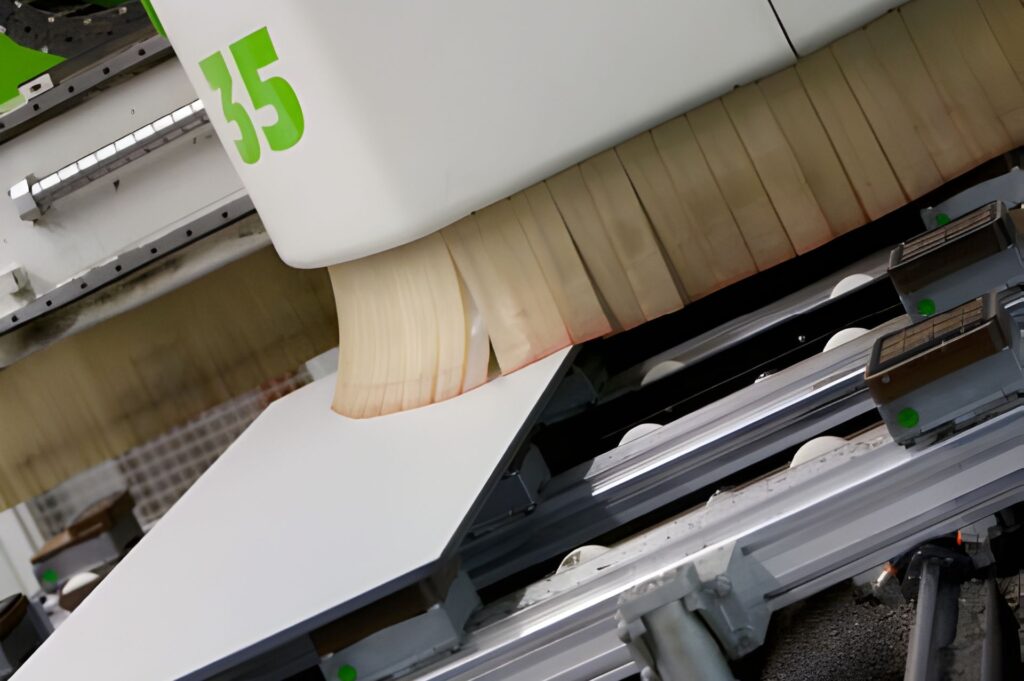 Sanitaire wanden en wastafelbladen van volkern plaatmateriaal voor SeTC Leiden